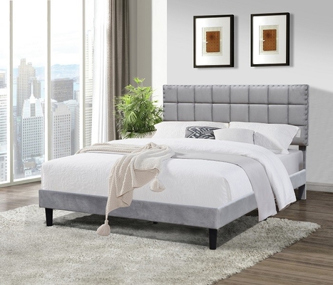 Vải màu xám King Size Khung giường bọc nệm Đầu giường cao với quả bóng kim loại nhỏ