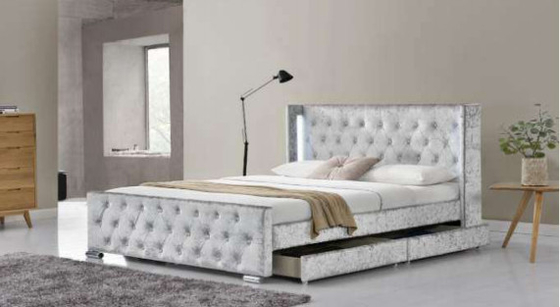 Giường lưu trữ bọc nệm cỡ Royal Queen có nút chần với bốn ngăn kéo