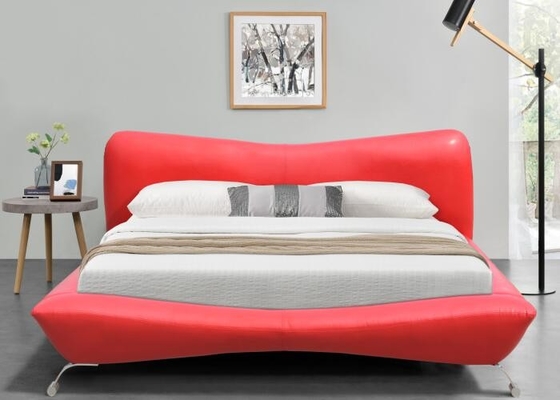 Khung giường bằng da giả màu đỏ Gỗ dán sang trọng Kích thước vua 84cm
