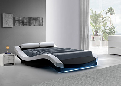 Giường cỡ Queen êm ái Nội thất phòng ngủ Ván ép PU Giường đôi lãng mạn với đèn LED